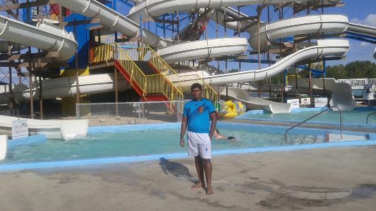 Wild Rapids Water Slide Park